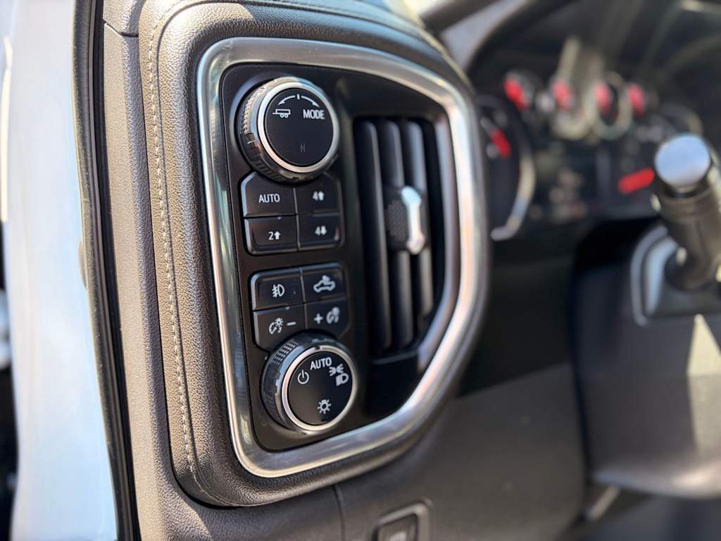 Thumbnail: 2021 Chevrolet Silverado 1500 - 32