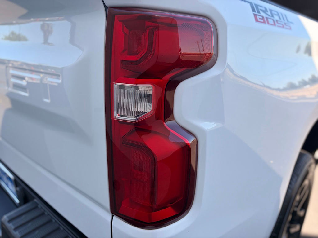 Thumbnail: 2021 Chevrolet Silverado 1500 - 23