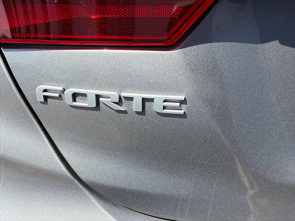 Thumbnail: 2024 Kia Forte - 24
