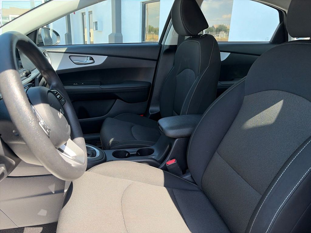 Thumbnail: 2024 Kia Forte - 10