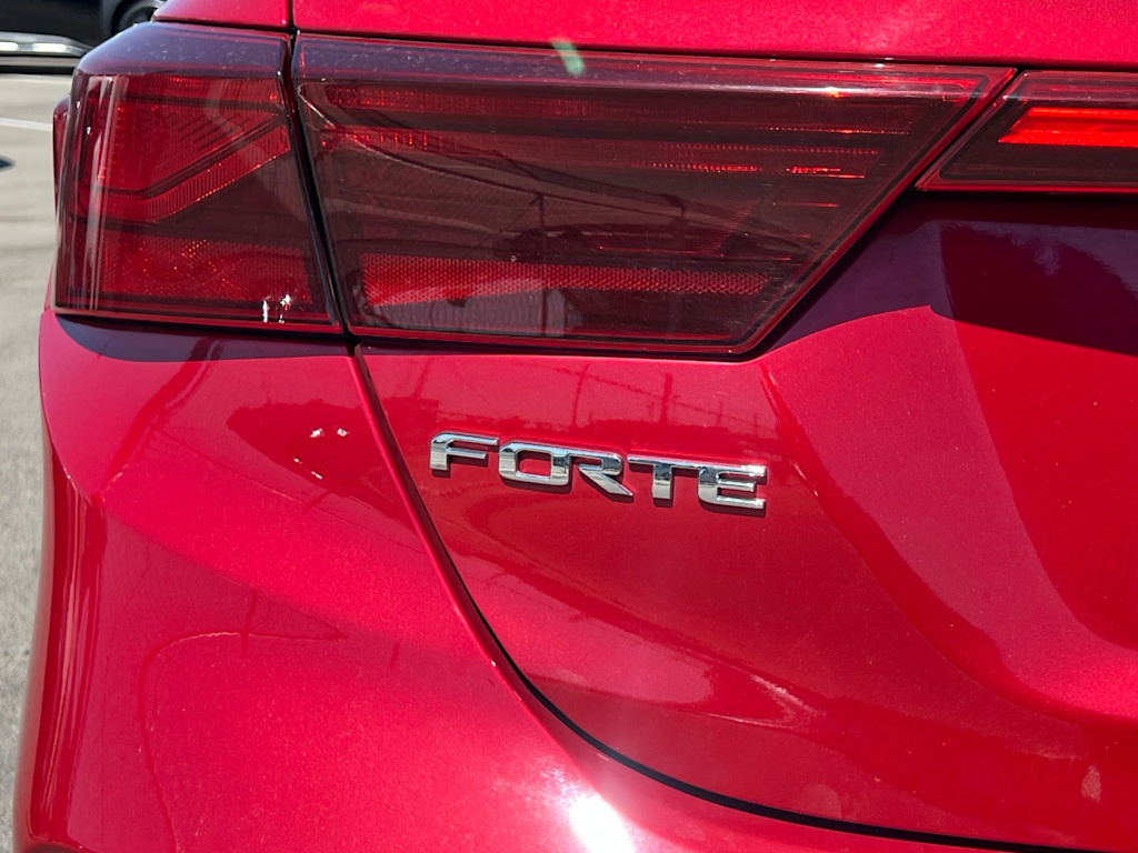 Thumbnail: 2021 Kia Forte - 24