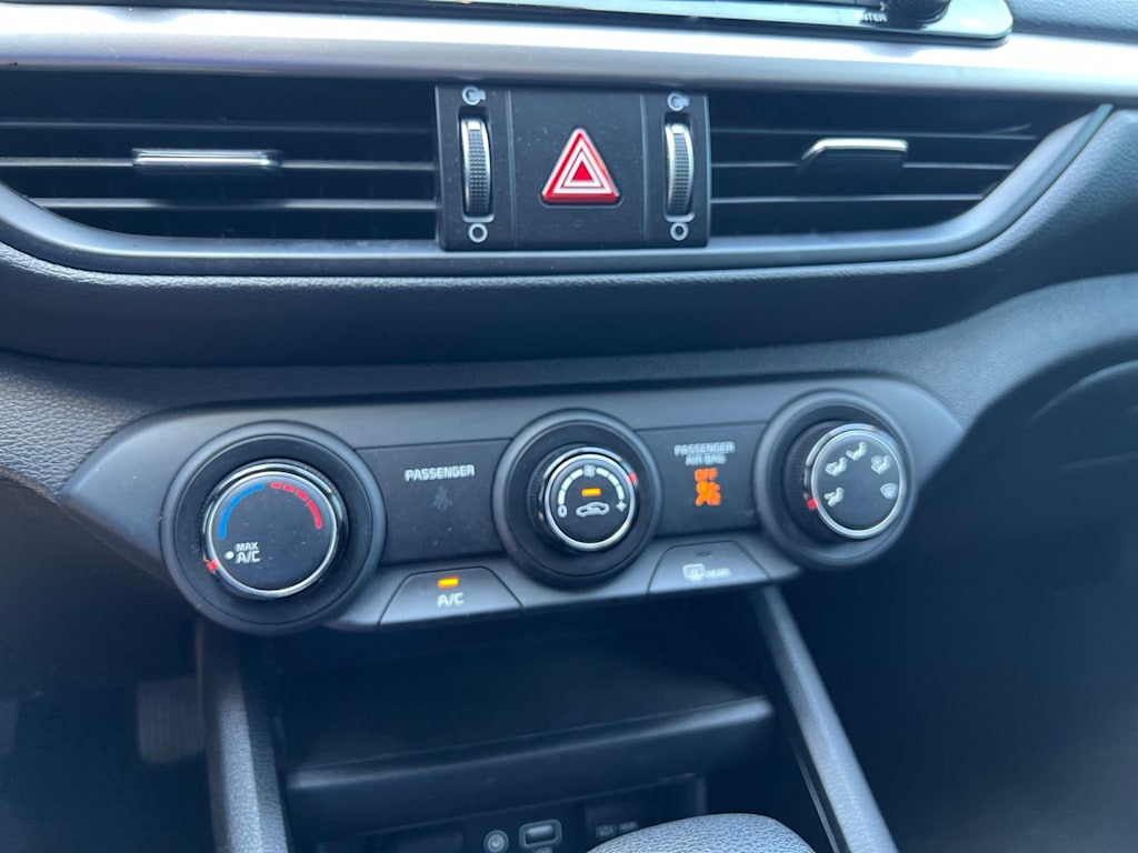 Thumbnail: 2021 Kia Forte - 31