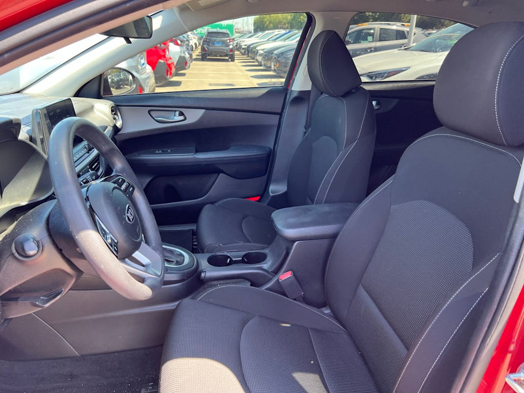 Thumbnail: 2021 Kia Forte - 8