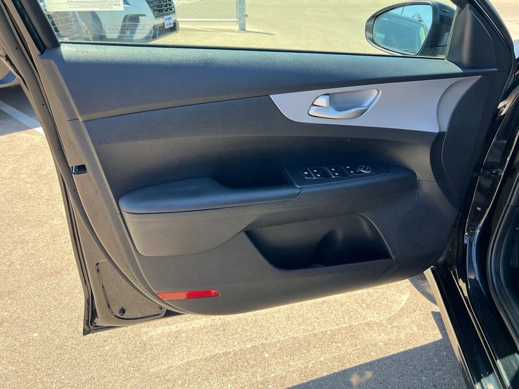 Thumbnail: 2024 Kia Forte - 25