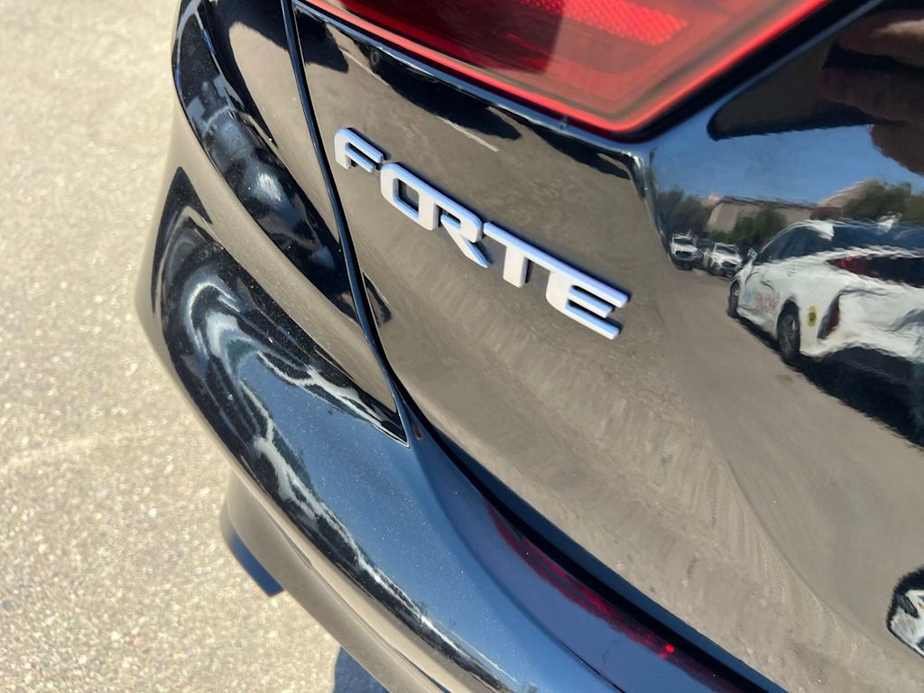 Thumbnail: 2024 Kia Forte - 7
