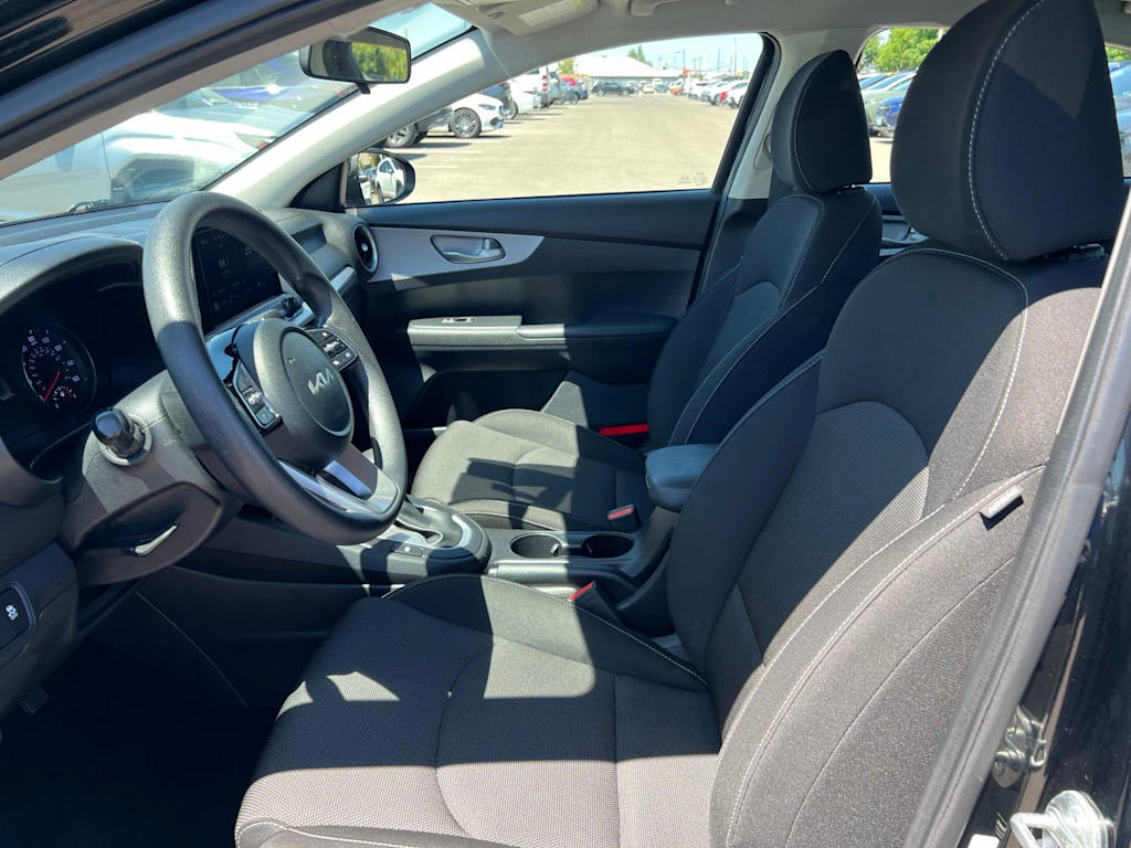 Thumbnail: 2024 Kia Forte - 10