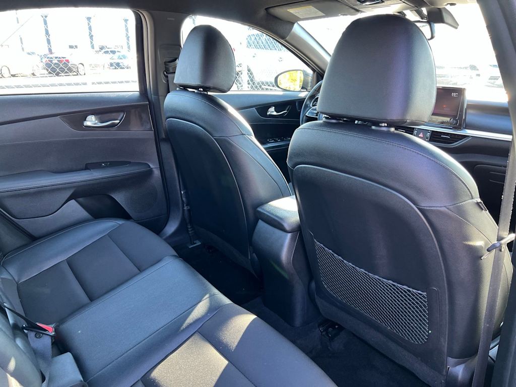 Thumbnail: 2022 Kia Forte - 31