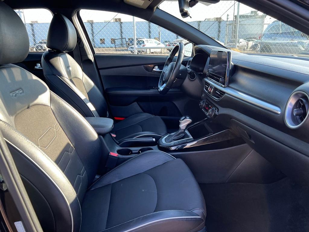 Thumbnail: 2022 Kia Forte - 11