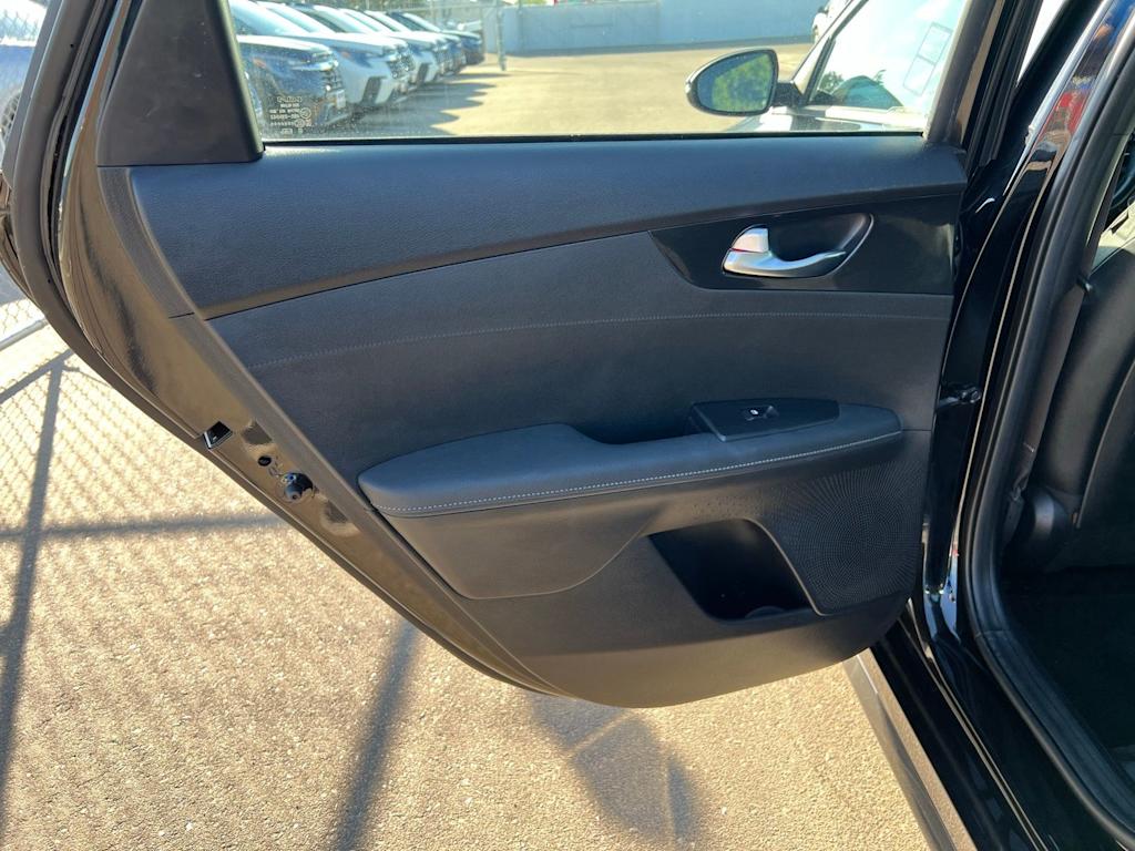 Thumbnail: 2022 Kia Forte - 30