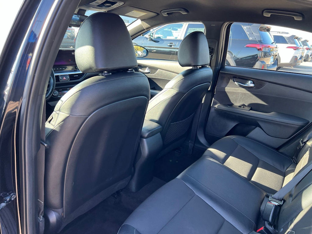 Thumbnail: 2022 Kia Forte - 12