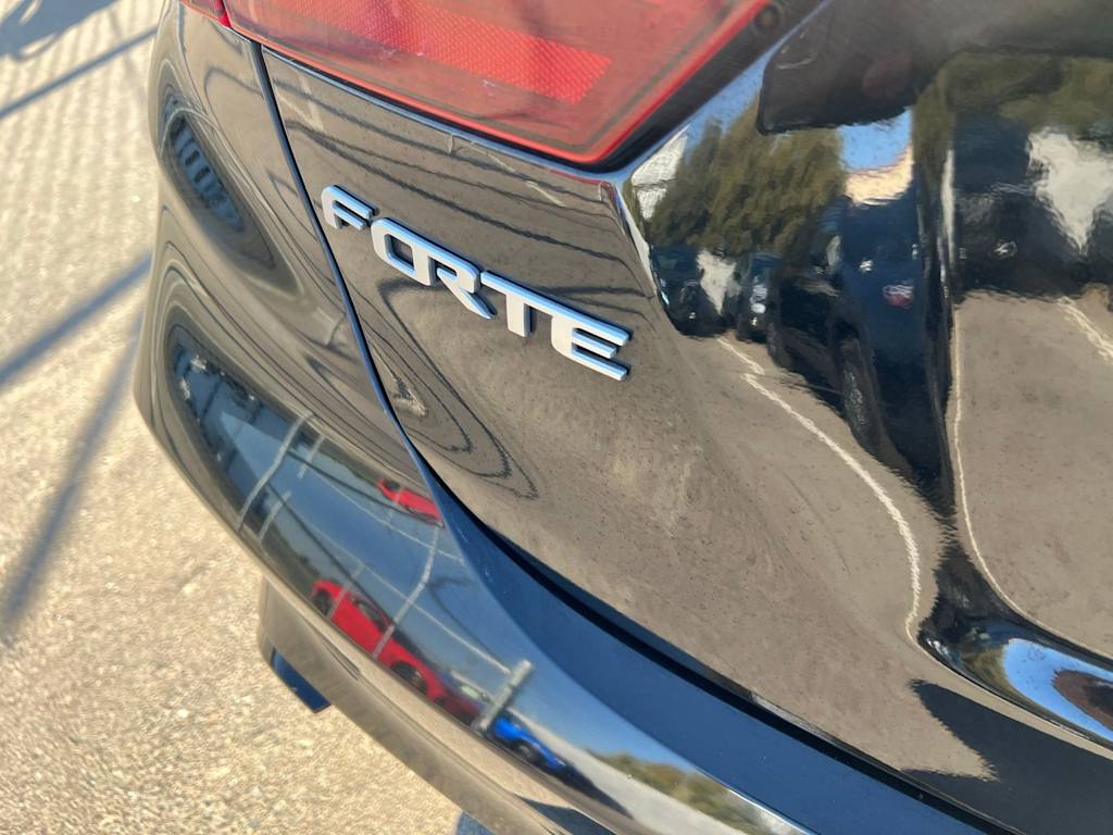 Thumbnail: 2022 Kia Forte - 21