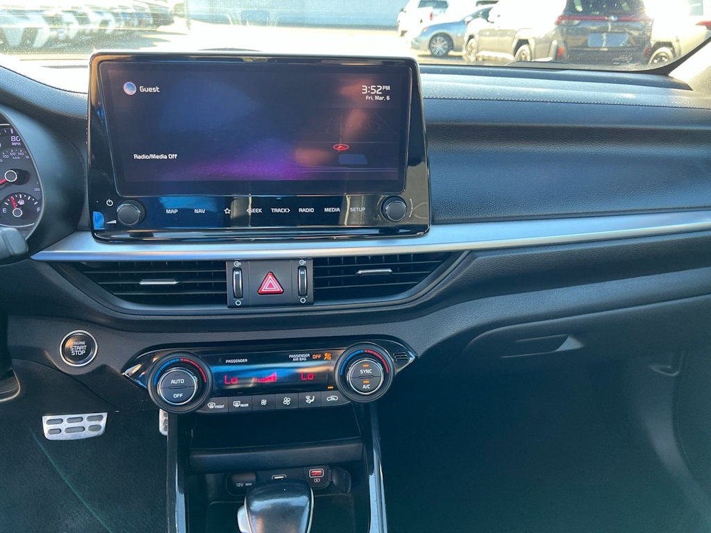 Thumbnail: 2022 Kia Forte - 15