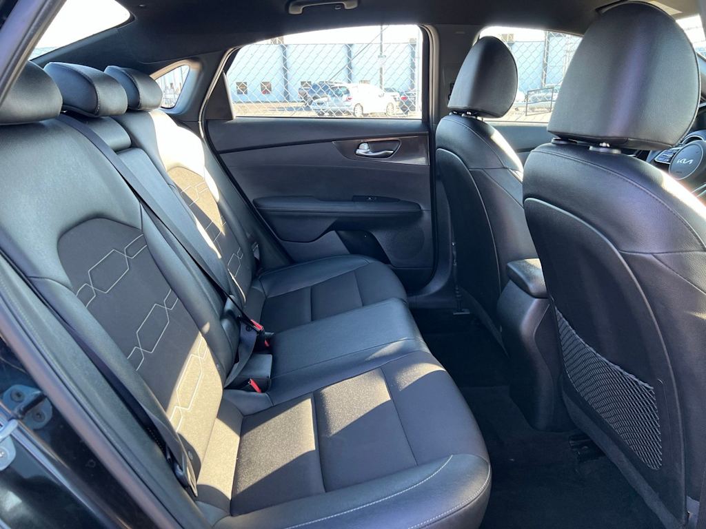 Thumbnail: 2022 Kia Forte - 32