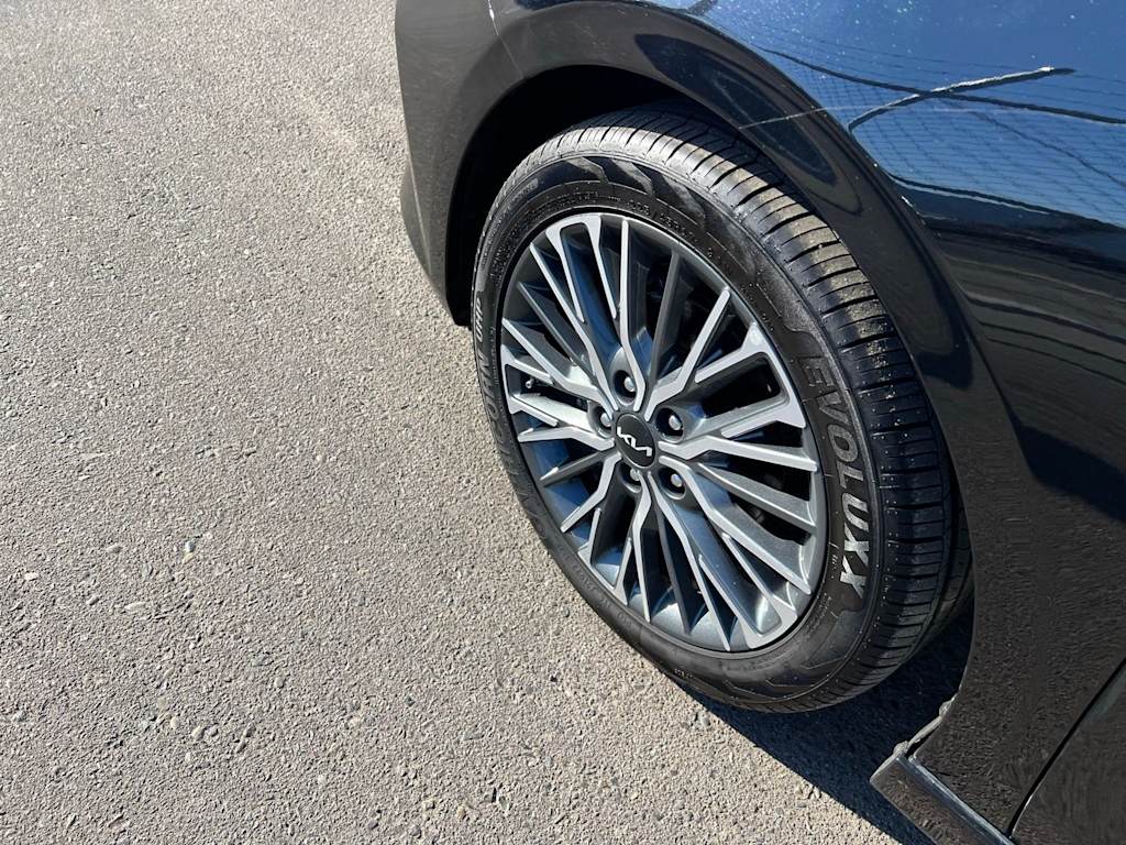 Thumbnail: 2022 Kia Forte - 8