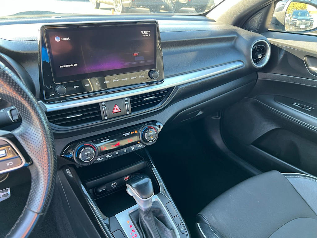 Thumbnail: 2022 Kia Forte - 42