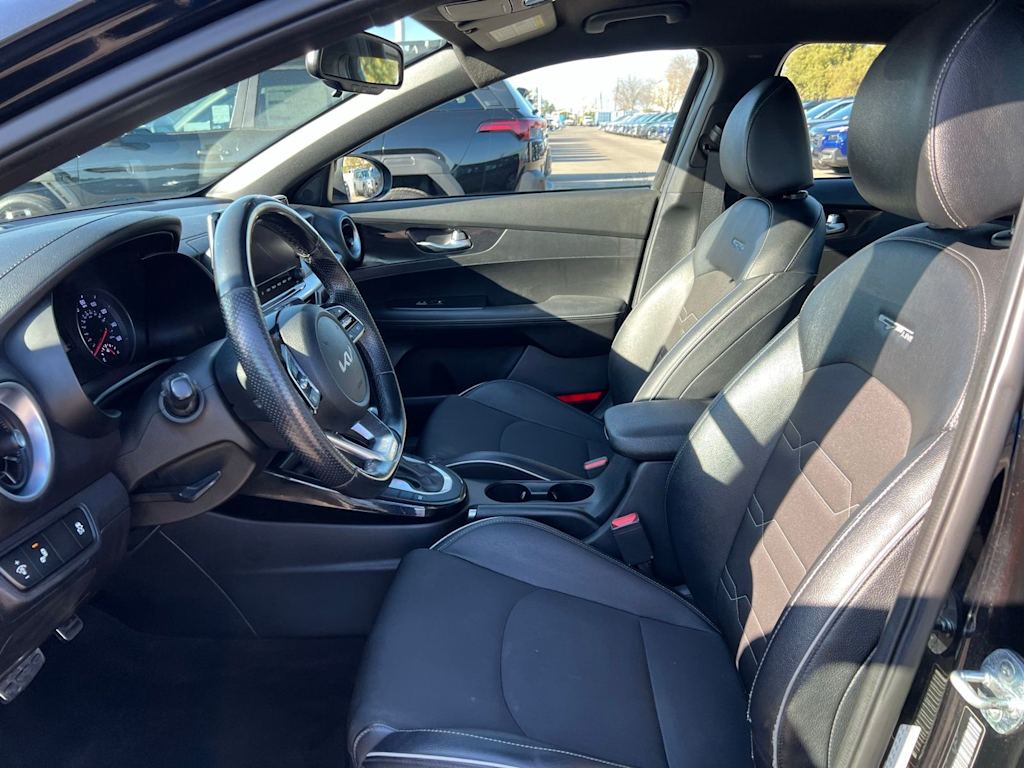 Thumbnail: 2022 Kia Forte - 10