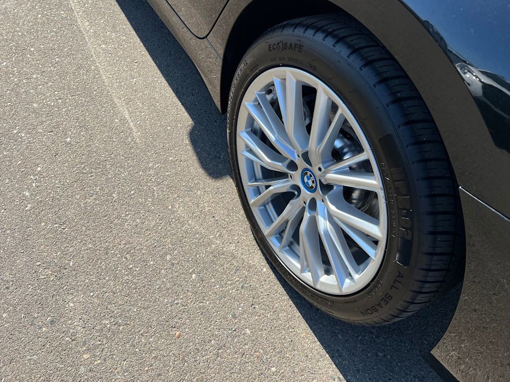Thumbnail: 2024 BMW 3 Series - 26