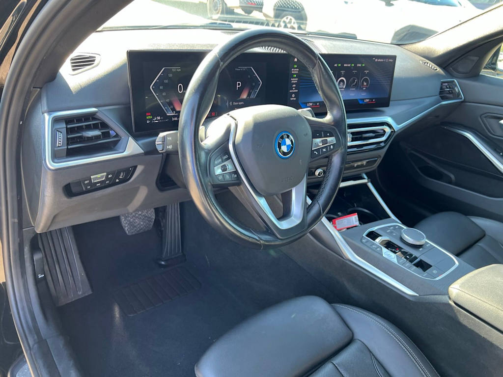 Thumbnail: 2024 BMW 3 Series - 2