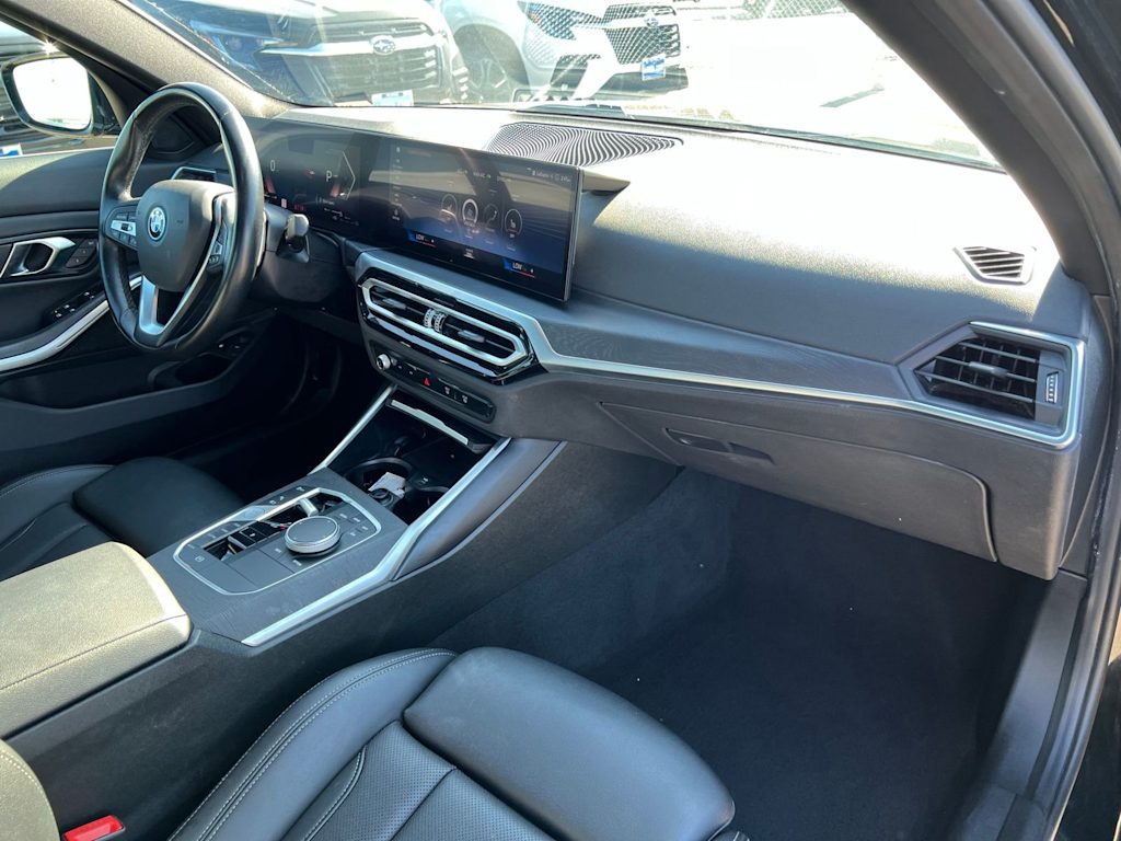 Thumbnail: 2024 BMW 3 Series - 9