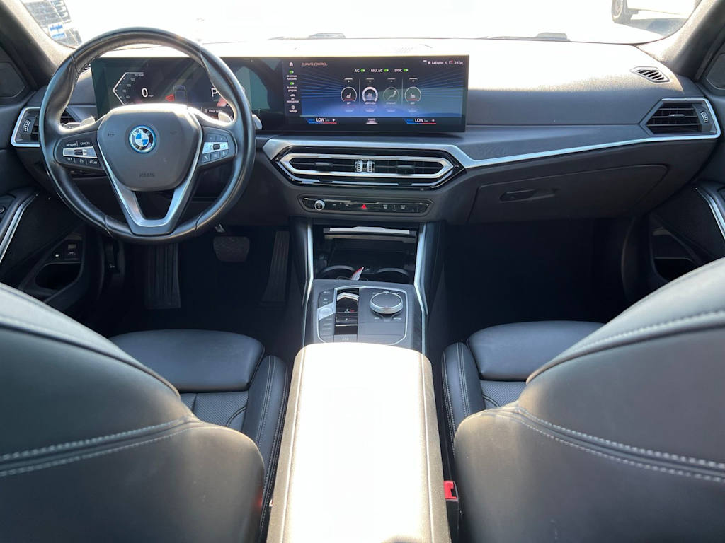 Thumbnail: 2024 BMW 3 Series - 13