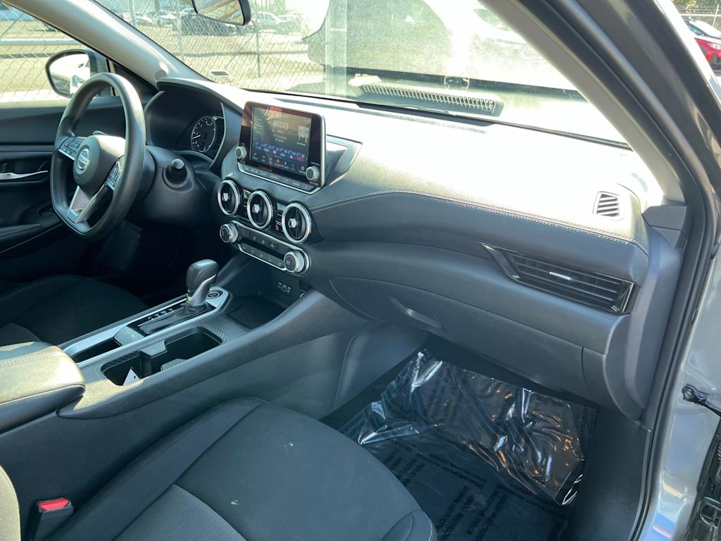 Thumbnail: 2023 Nissan Sentra - 9