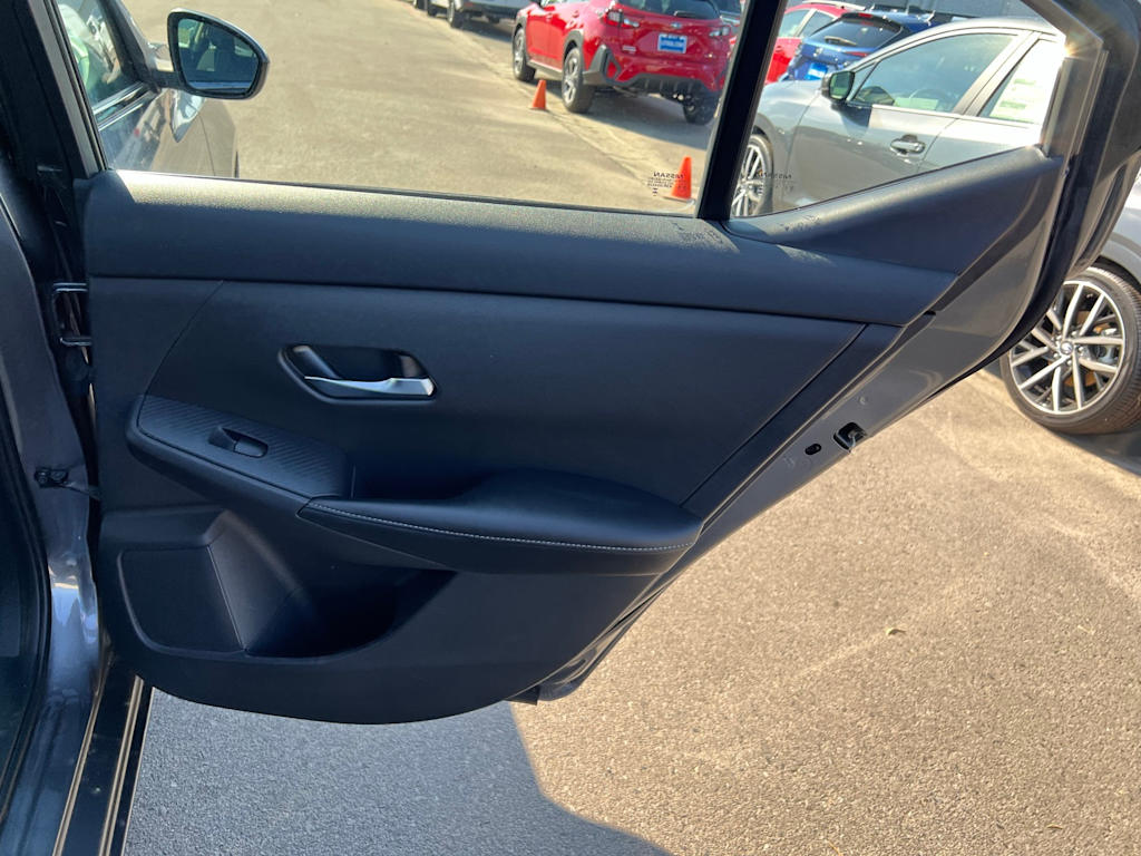 Thumbnail: 2023 Nissan Sentra - 33