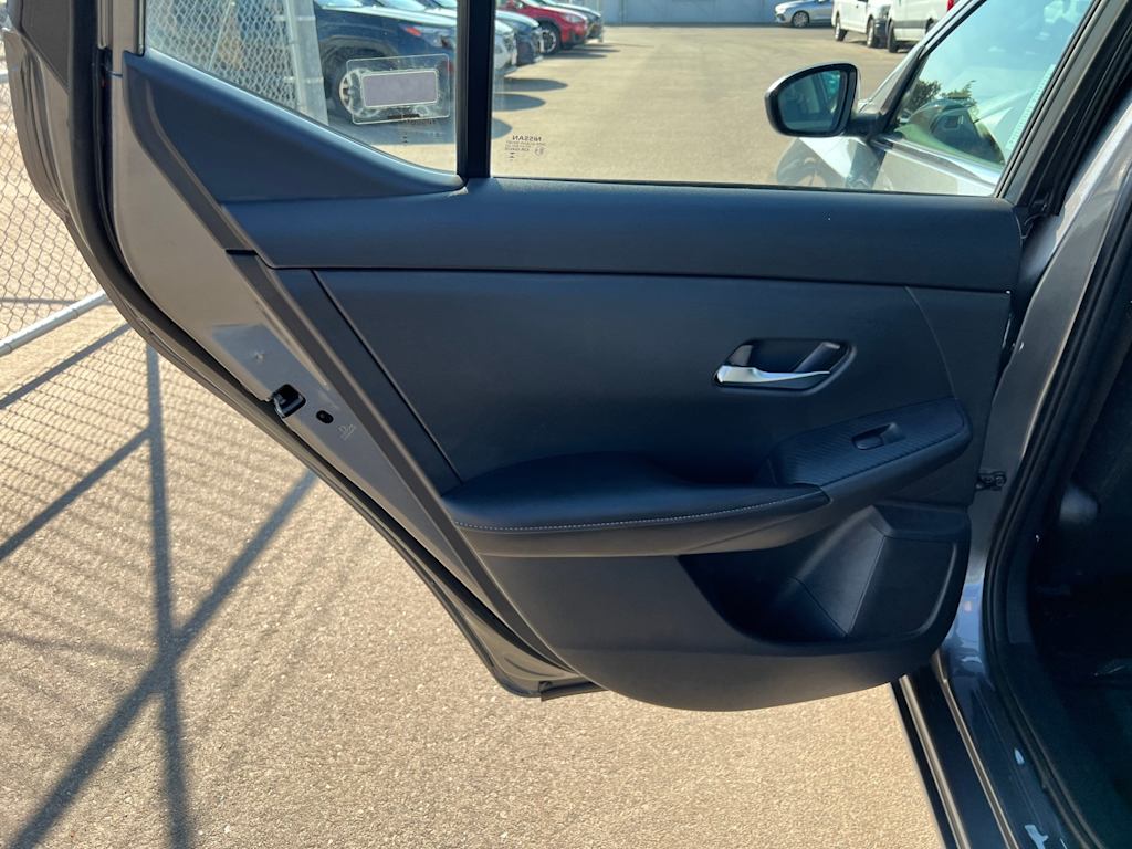 Thumbnail: 2023 Nissan Sentra - 29