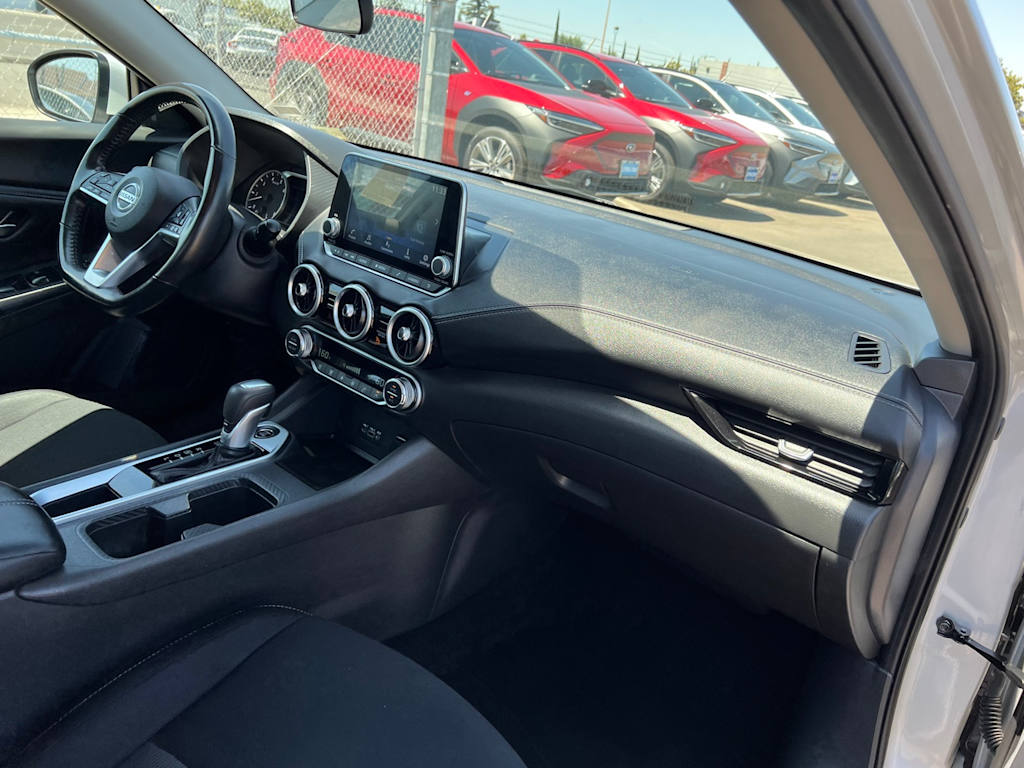 Thumbnail: 2021 Nissan Sentra - 9