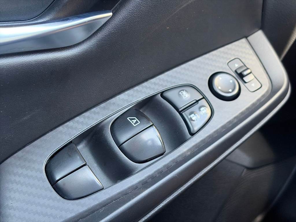 Thumbnail: 2021 Nissan Sentra - 33