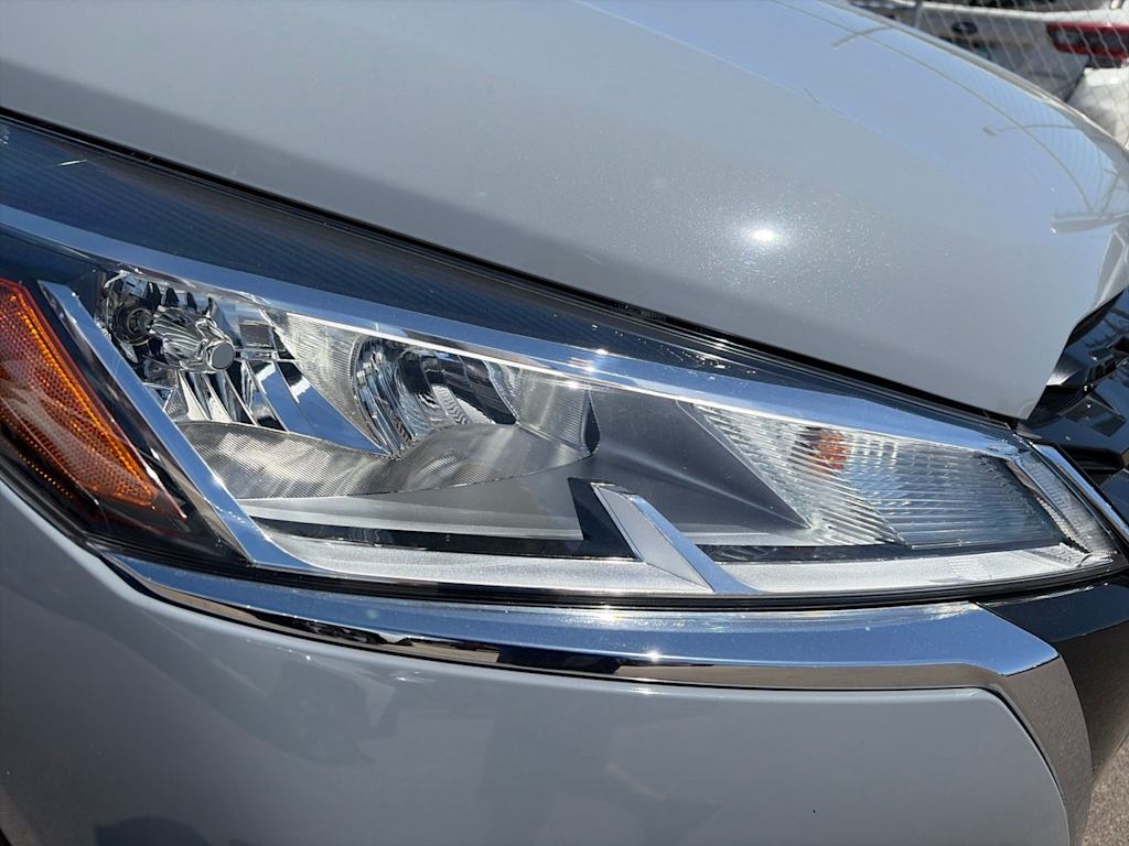 Thumbnail: 2023 Nissan Kicks - 17