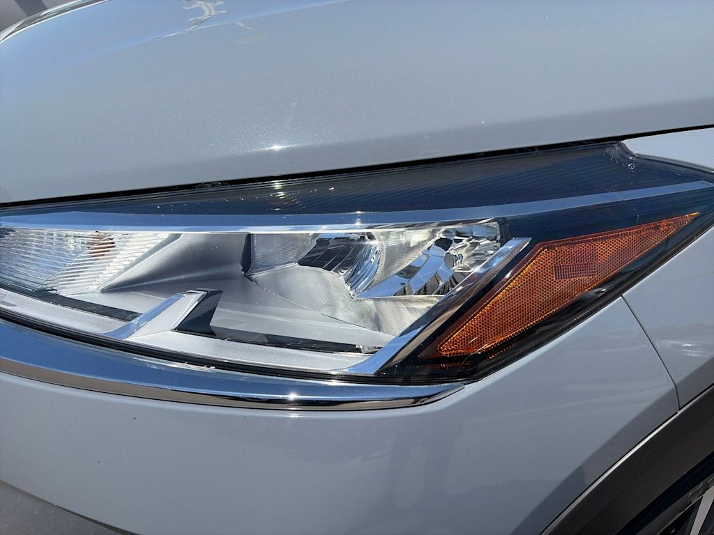 Thumbnail: 2023 Nissan Kicks - 16