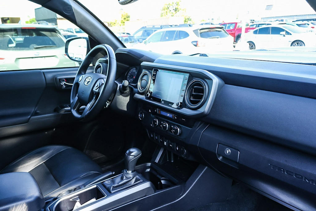 2023 Toyota Tacoma TRD Sport 2