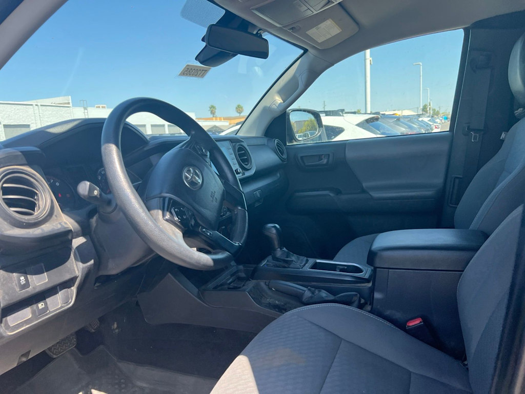 Thumbnail: 2022 Toyota Tacoma - 6