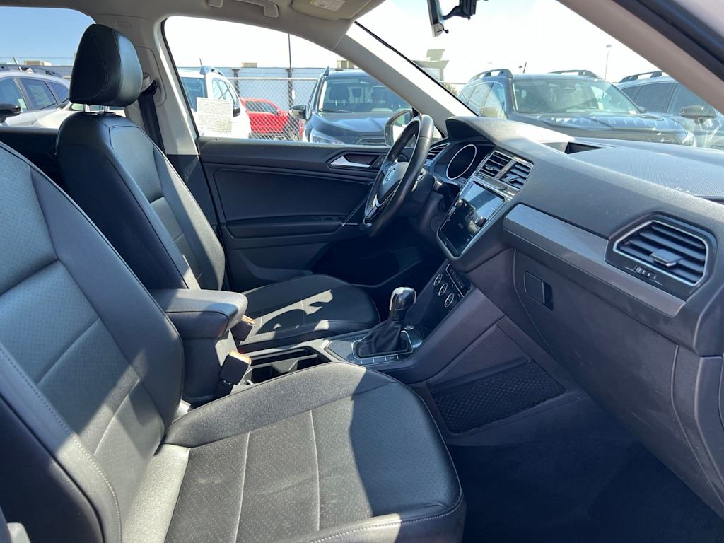 Thumbnail: 2020 Volkswagen Tiguan - 10