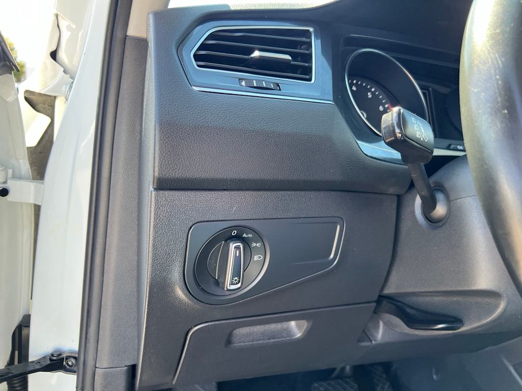 Thumbnail: 2020 Volkswagen Tiguan - 36