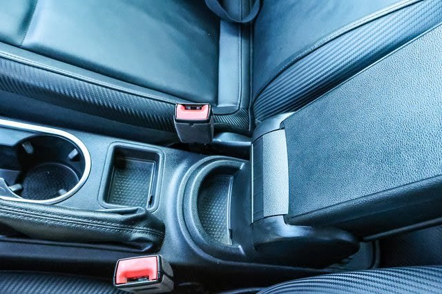 2018 Volkswagen Beetle S 38