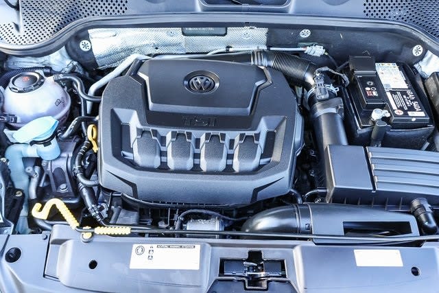 2018 Volkswagen Beetle S 8