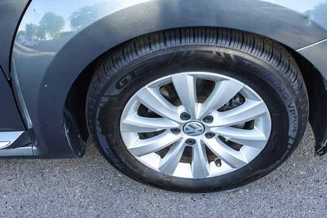 2018 Volkswagen Beetle S 25