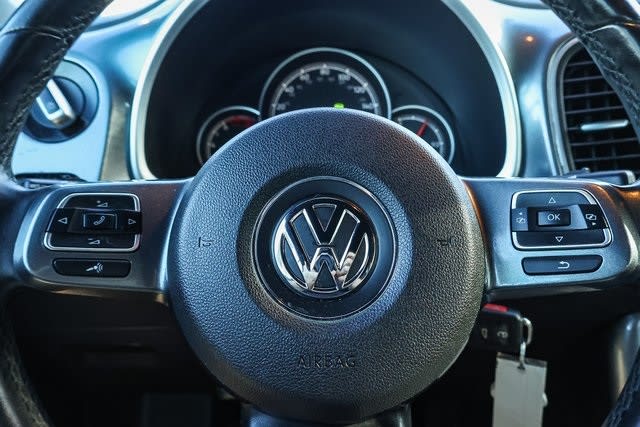 2018 Volkswagen Beetle S 33