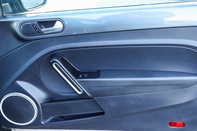 2018 Volkswagen Beetle S 27