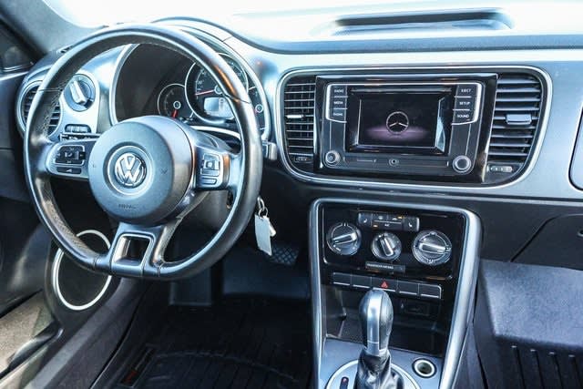 2018 Volkswagen Beetle S 9