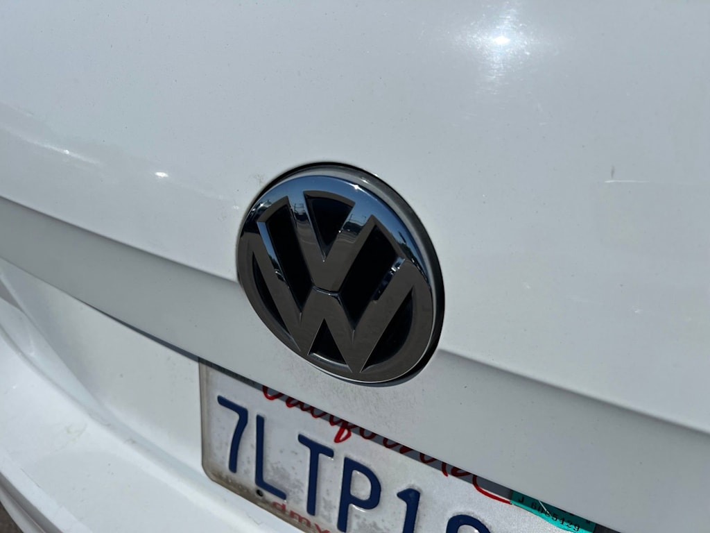 Thumbnail: 2015 Volkswagen Golf - 19