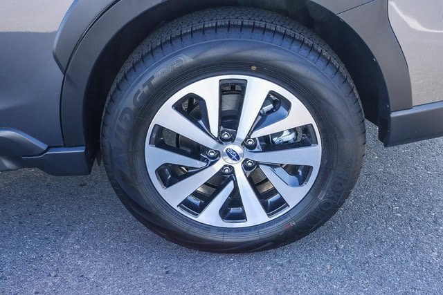 2025 Subaru Outback Premium 7