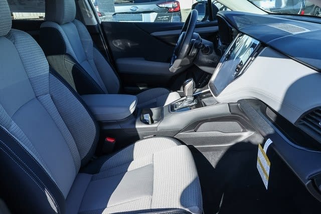 2025 Subaru Outback Premium 8
