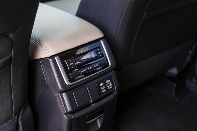 2024 Subaru Ascent Premium 24