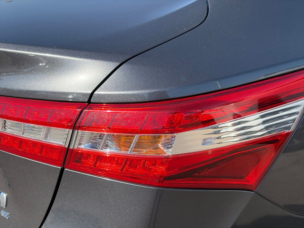 Thumbnail: 2013 Toyota Avalon - 23