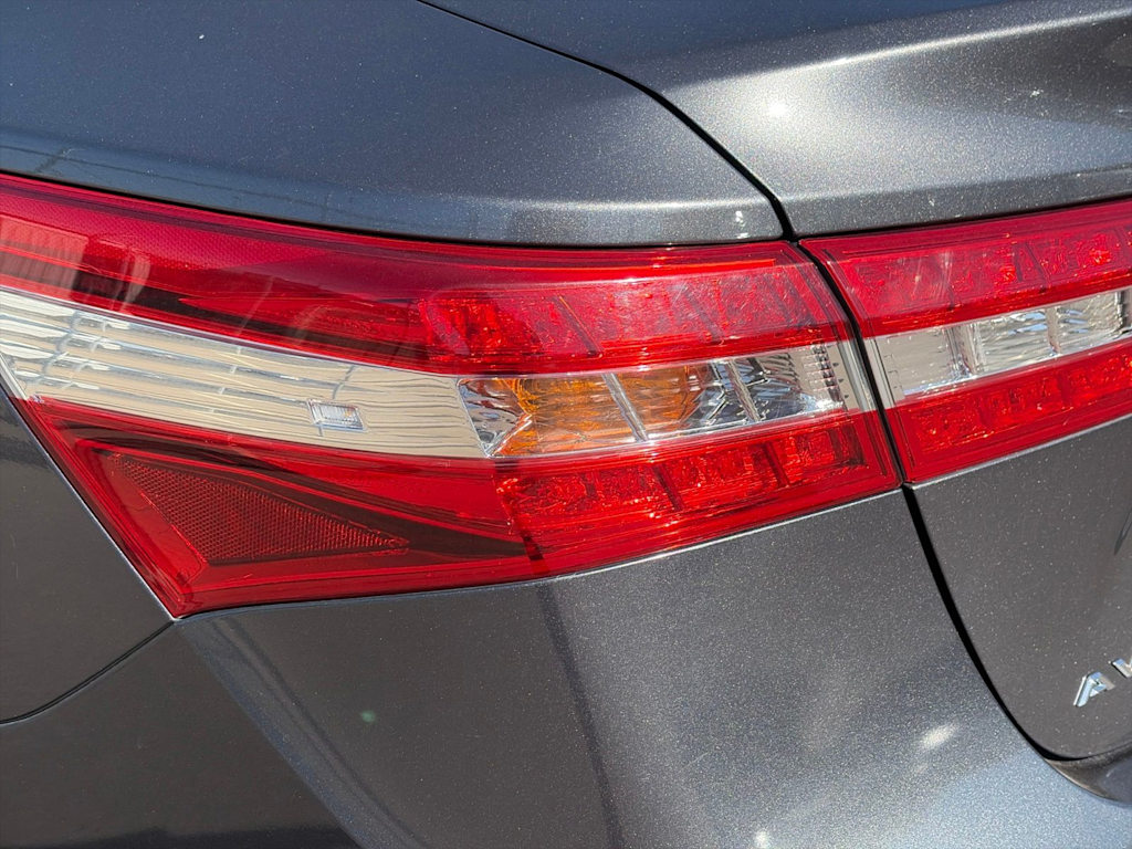 Thumbnail: 2013 Toyota Avalon - 26