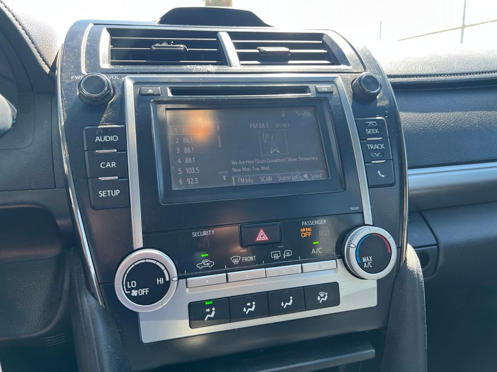 Thumbnail: 2014 Toyota Camry - 11