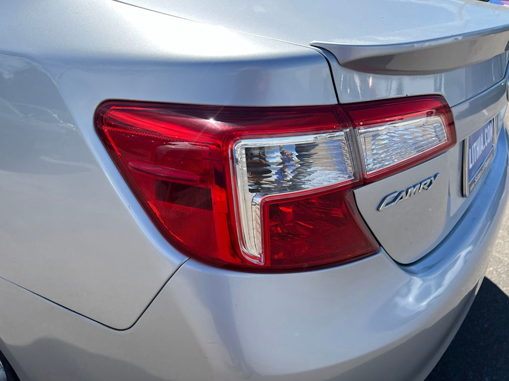 Thumbnail: 2014 Toyota Camry - 27