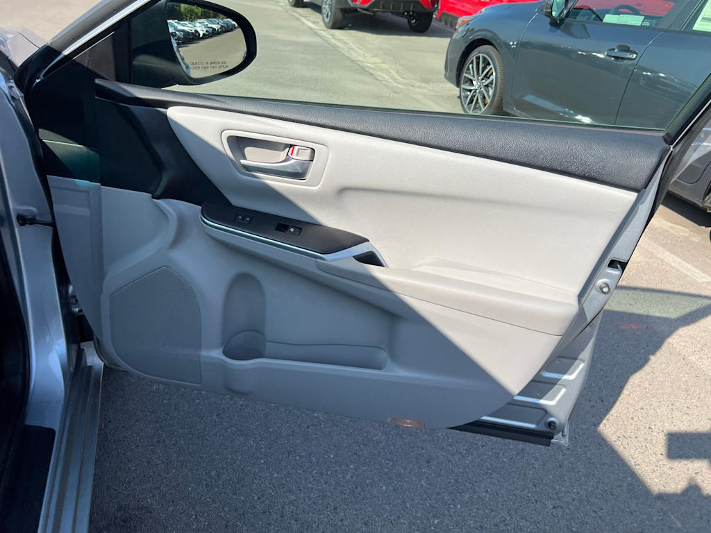 Thumbnail: 2015 Toyota Camry - 34